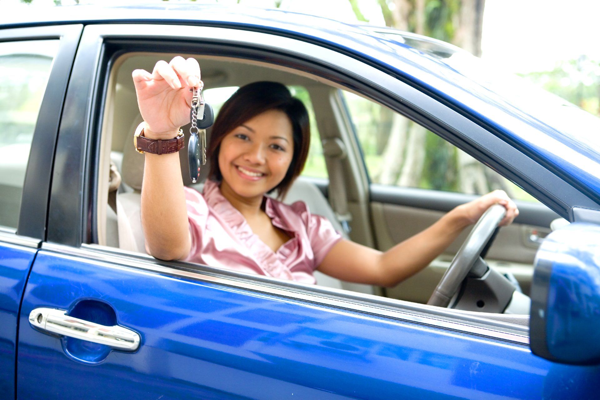 Calm automatic driving lesson — instructor and learner inside the car